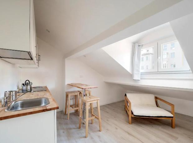 Sammartini Nice Attic Apartment Милано Екстериор снимка