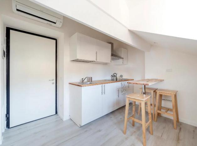Sammartini Nice Attic Apartment Милано Екстериор снимка