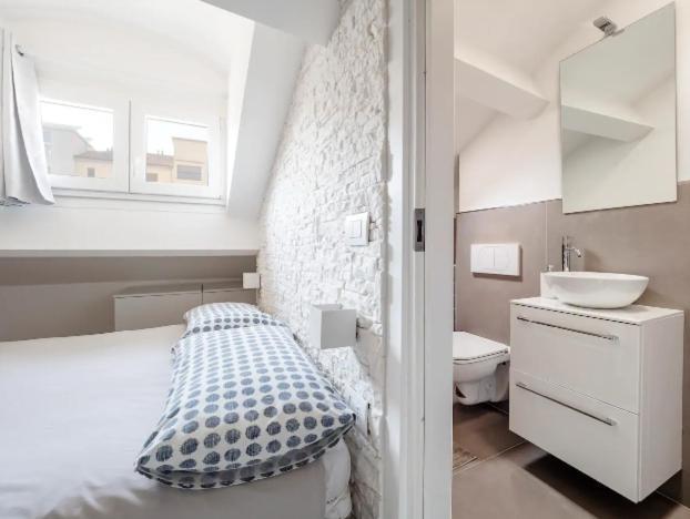 Sammartini Nice Attic Apartment Милано Екстериор снимка